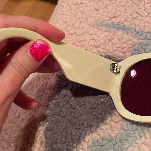 NWT Chloe white logo Sunglasses with Rose Lenses and case main image 8